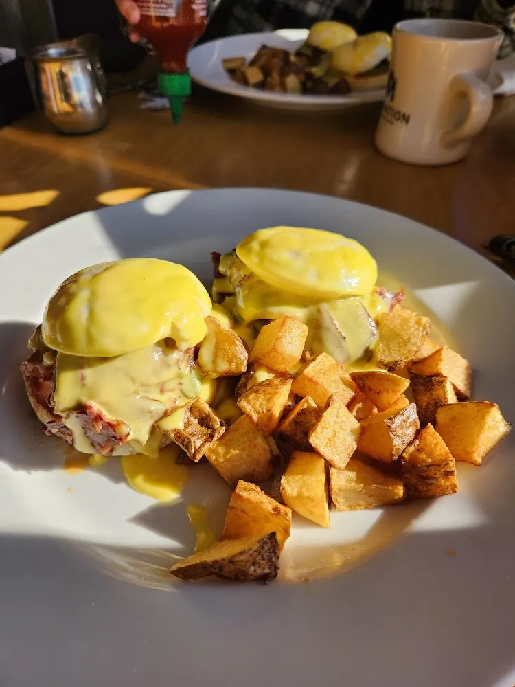 Smoked Brisket Benedict